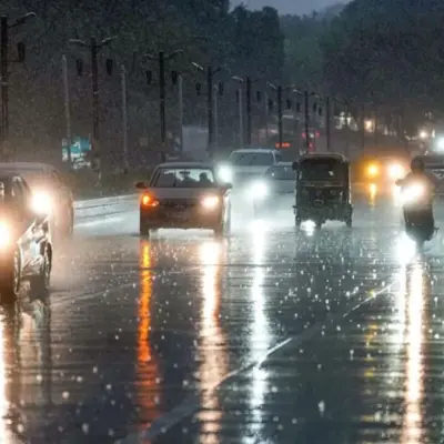 Buldhana Highway Flooded Samruddhi Expressway Traffic Halted by Rain
