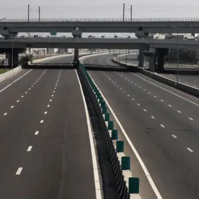 Hyderabad Minister Urges Expedited Land Acquisition For Major Road Projects