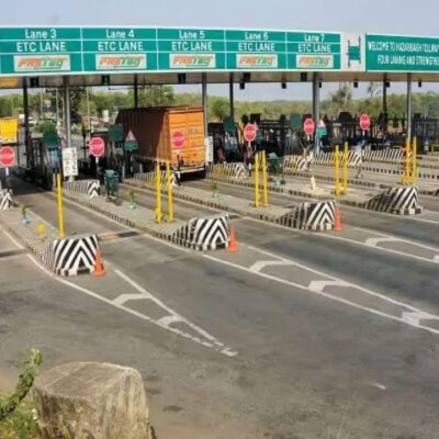 Gadkari Calls Fake News on Two Wheeler Toll Claims