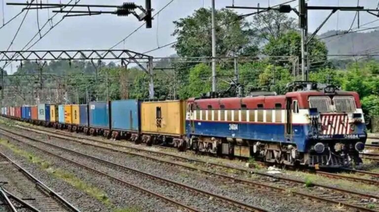 India Runs Its Longest Freight Train