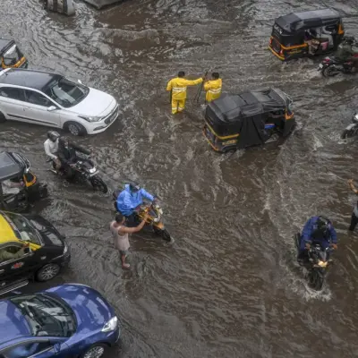 Mumbai experiences heavy showers leading to waterlogging and traffic disruptions