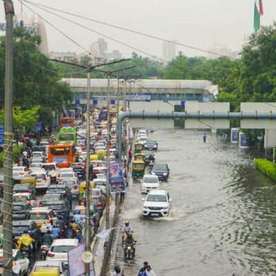 New Delhi Faces Sewer Overflow Traffic Jam