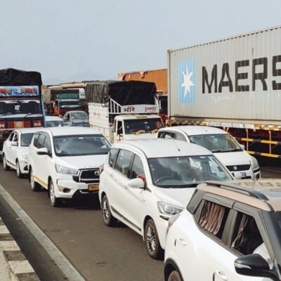 Mumbai Pune Expressway Block Disrupts Daily Travel