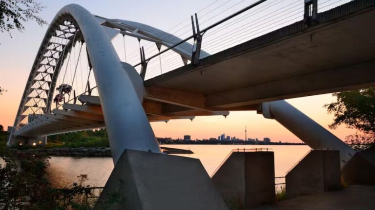 Mumbai Builds Twin Bridges To Cut Travel Time