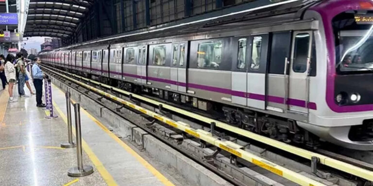 Mumbai Premium Rail Travel Gains Commuter Momentum