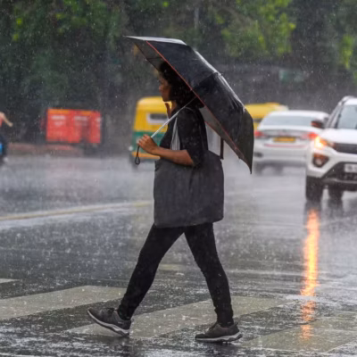 Delhi NCR Storm Alert Disrupts Daily Mobility