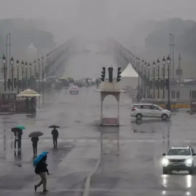 Delhi NCR Weather Alert Disrupts Commute