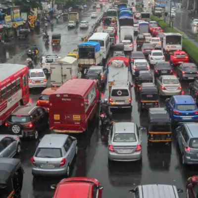 Ghaziabad Commuters Face Non AC Expressway Bus Travel