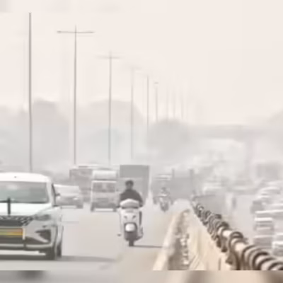 Gurugram Dust Pollution Worsens Commuter Safety