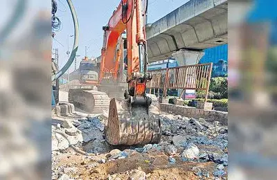Hyderabad CC Road Works Trigger Madhapur Diversions