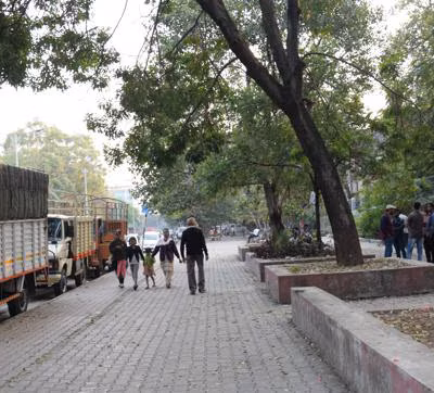 Pune Footpath Crisis Raises Urban Safety Concerns