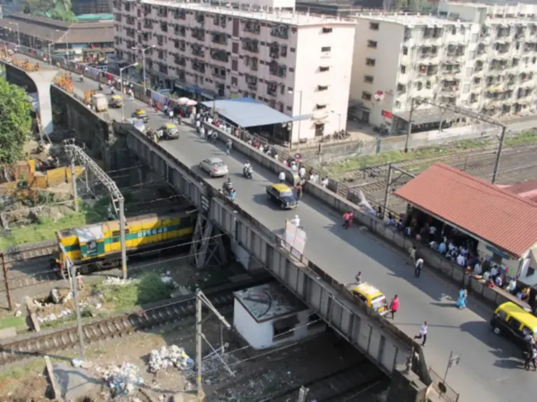Bengaluru Infrastructure Work Disrupts Market Economy