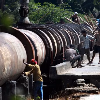 Kolkata Water Pipeline Damage Triggers Civic Alarm