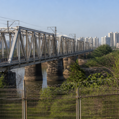 Railway infrastructure at the Bhayandar-Naigaon creek bridge in the Vasai-Virar region