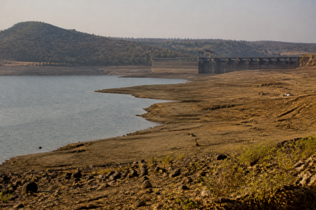 Pune water cut measures at the Khadakwasla reservoir amid drought conditions