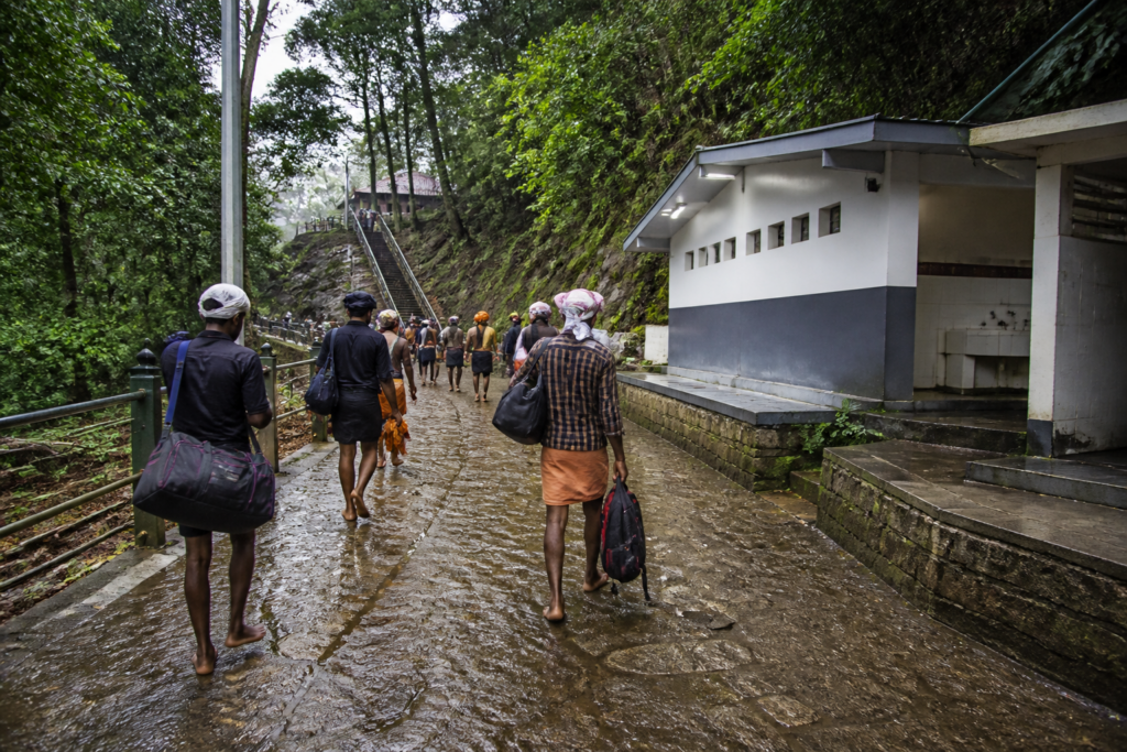 Sabarimala free toilets and bathing facilities along a busy pilgrim route