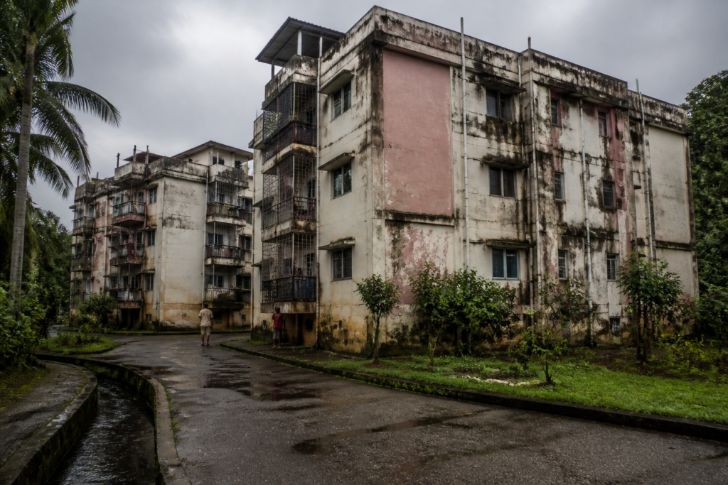 Mundamveli apartment complex in Kochi facing sewage and structural safety concerns