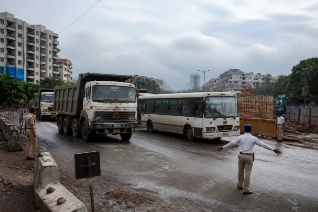 Pune traffic diversions near Katraj Chowk during underground metro construction