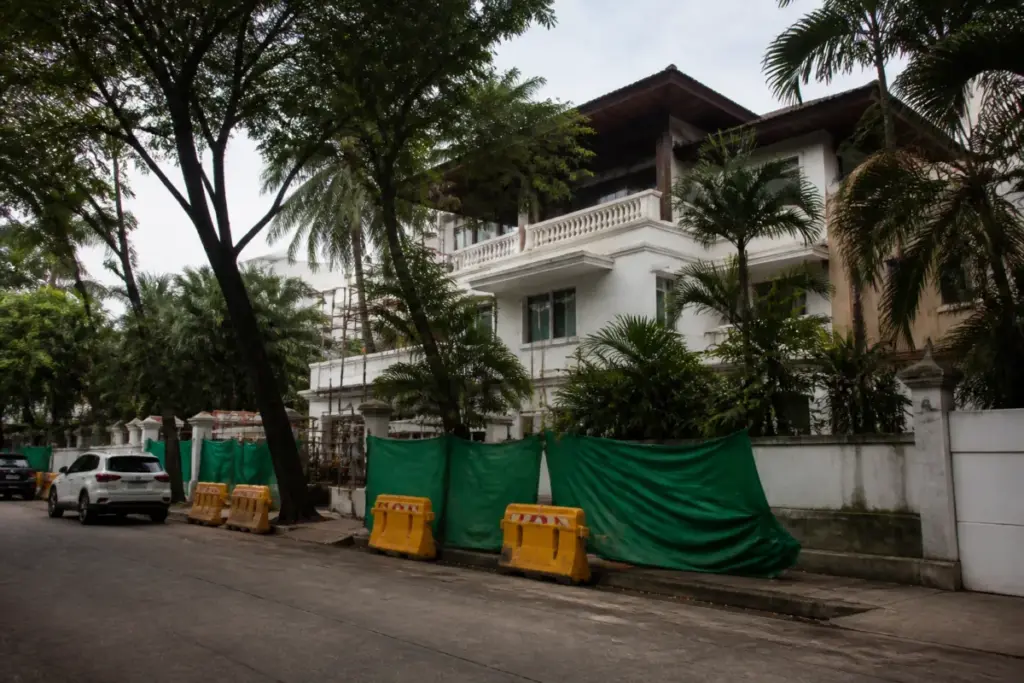 Ajay Devgn Juhu bungalow in Mumbai facing reported BMC action over construction permissions