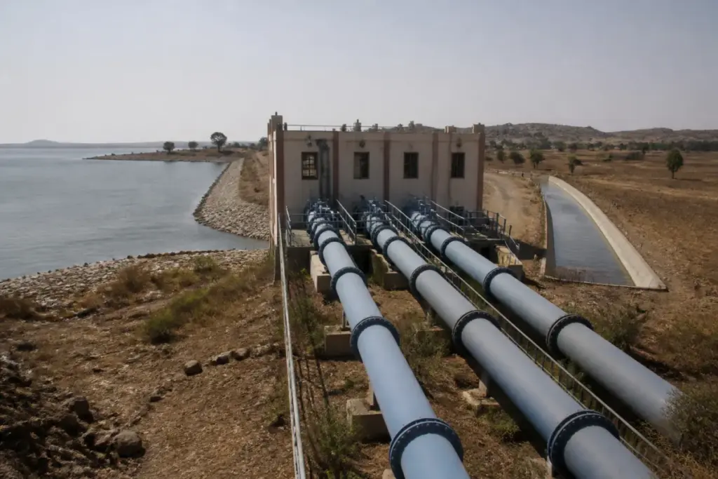 Godavari-Cauvery link debate over Telangana water rights and irrigation infrastructure