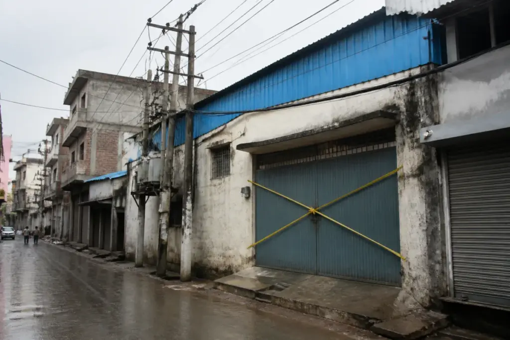 MCD seals 8 polluting factories in Delhi's Shahdara during an enforcement drive