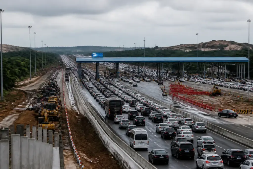 Hyderabad highway traffic queued near a toll plaza during the Dasara travel rush