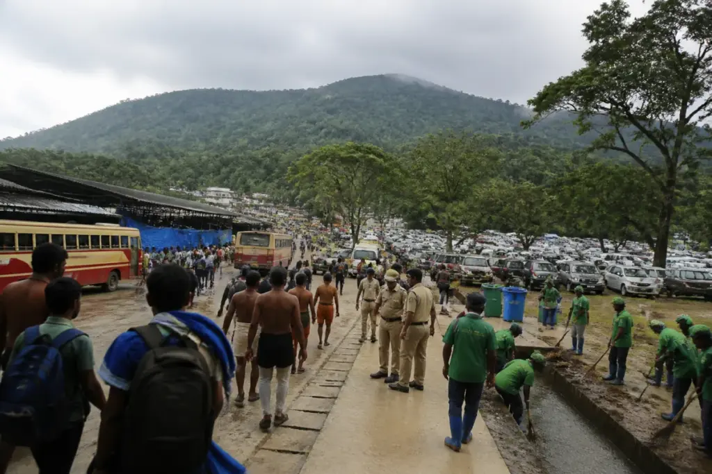 Sabarimala pilgrimage facilities and crowd-management infrastructure at Pamba and Nilackal