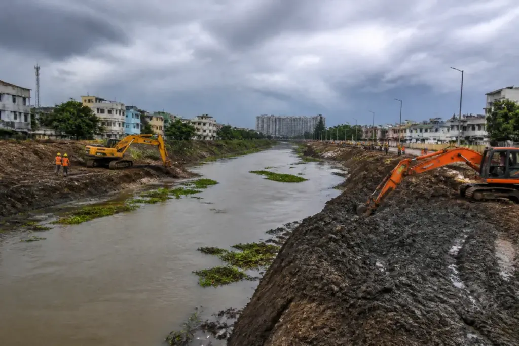 Okkiyam Maduvu project channel being restored to improve flood drainage in south Chennai