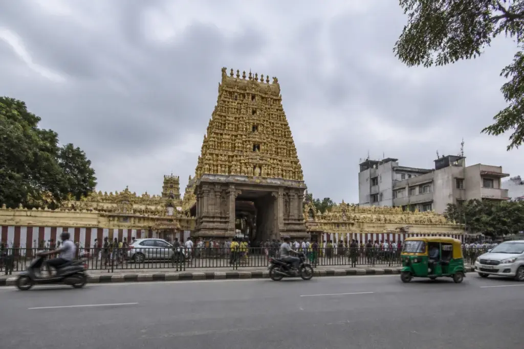 Gali Anjaneyaswamy Temple in Bengaluru on Mysuru Road