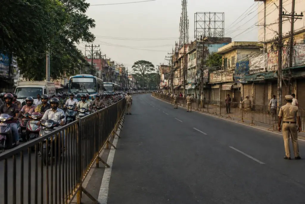 Tamil Nadu roadshows causing traffic restrictions on an urban street