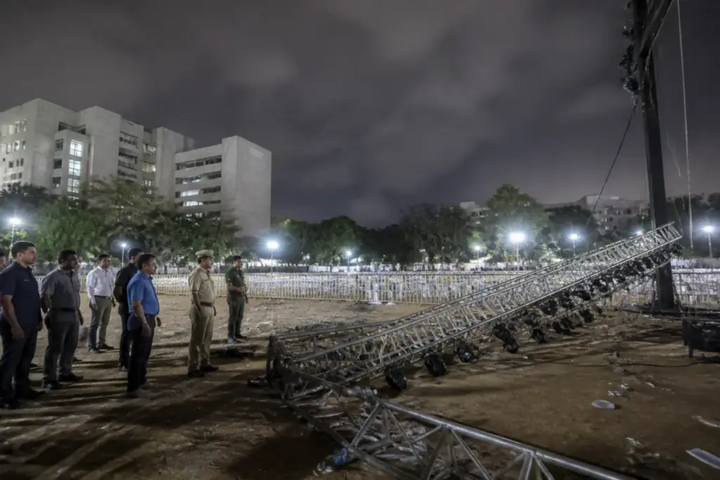 Hyderabad college event accident scene with a collapsed lighting frame at a campus gathering