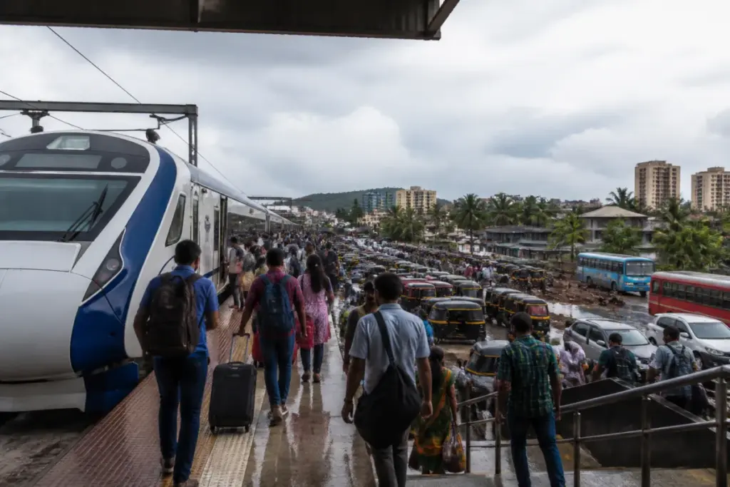 Mangaluru Vande Bharat passengers facing access issues at a railway station