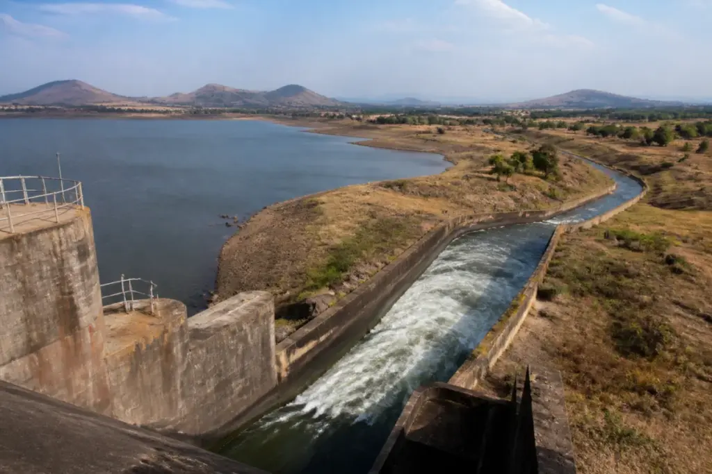 Khadakwasla water cut threatens canal irrigation from Pune’s reservoir system