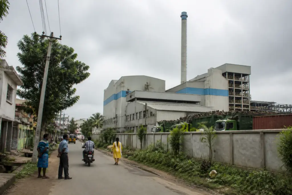 Kodungaiyur waste incinerator and surrounding residential neighbourhood in Chennai