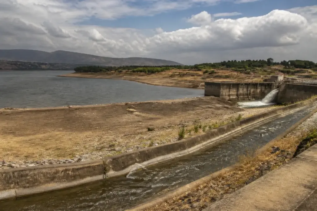 Khadakwasla water cut and reservoir storage at Khadakwasla Dam near Pune
