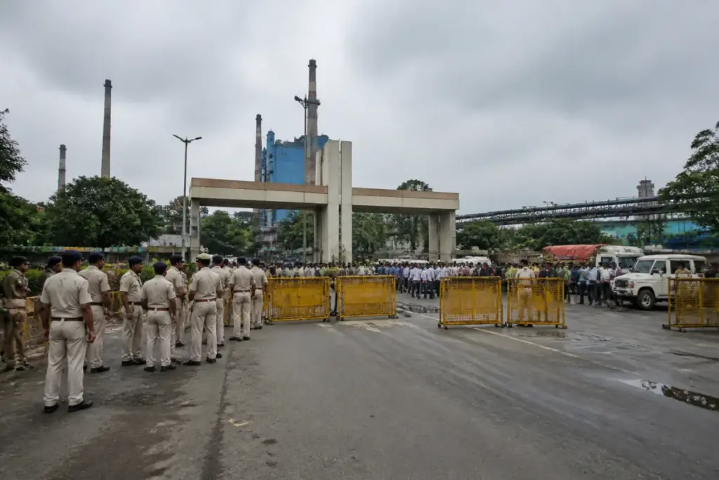 Police restrictions near the Bokaro Steel Plant gate after a job seekers’ blockade