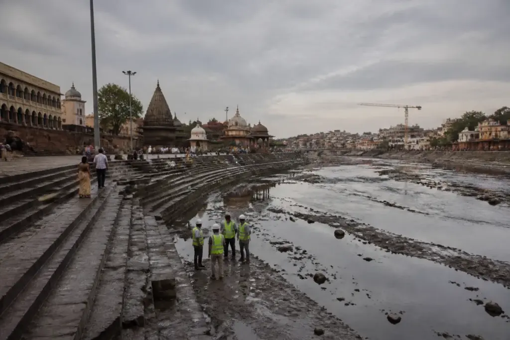 Nashik Kumbh water issue at the dry Ramkund on the Godavari river