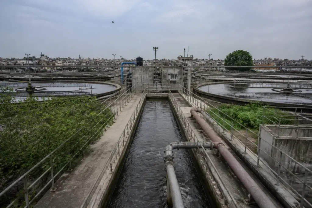 Delhi sewage treatment plant infrastructure monitored for wastewater discharge quality