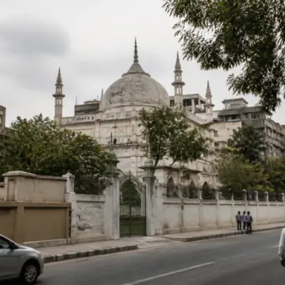 Race Course Mosque eviction notice dispute involving a historic mosque in Delhi