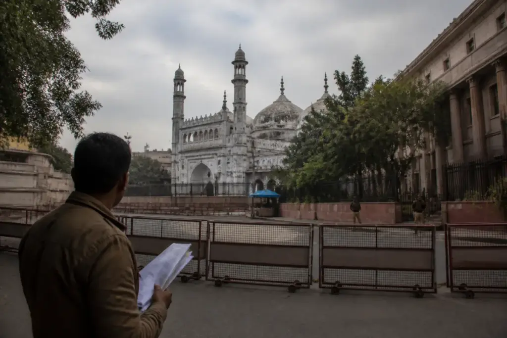 Race Course Mosque in Delhi amid a reported eviction dispute