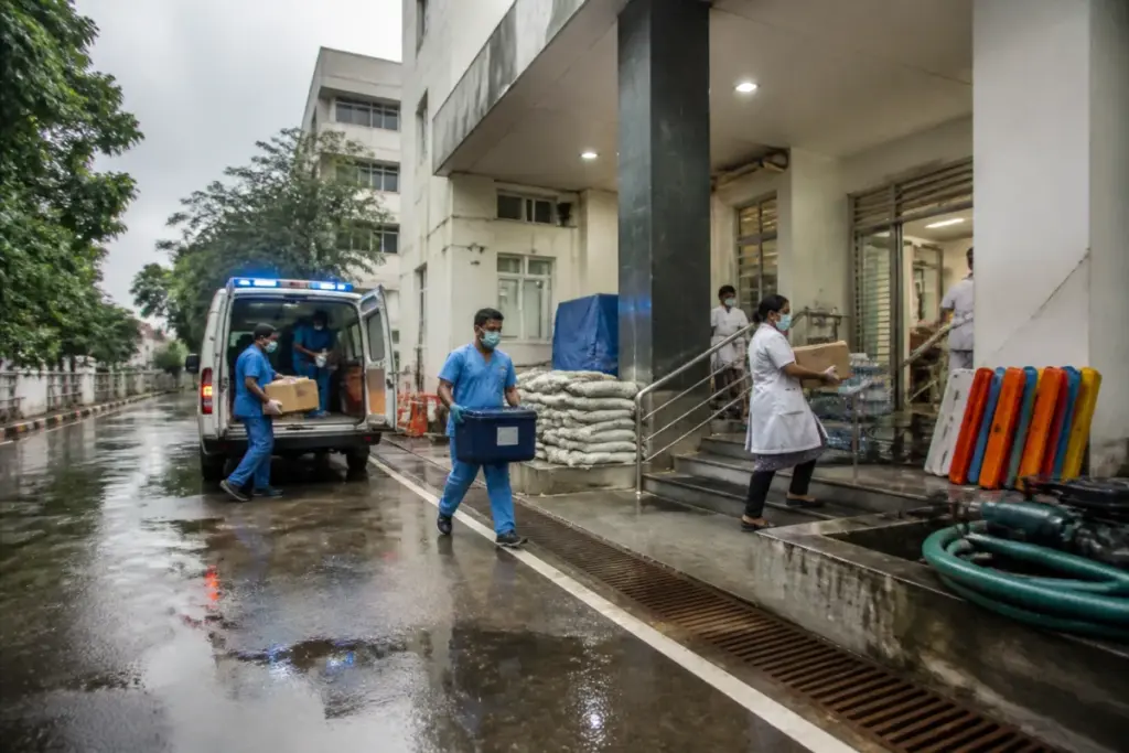 Tamil Nadu monsoon preparedness at a government hospital during heavy rain