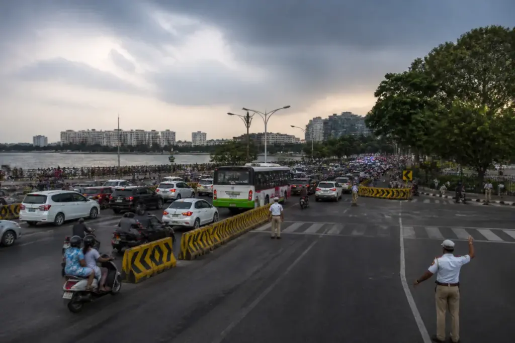 Hyderabad traffic diversions near Tank Bund during Durga Matha idol immersion