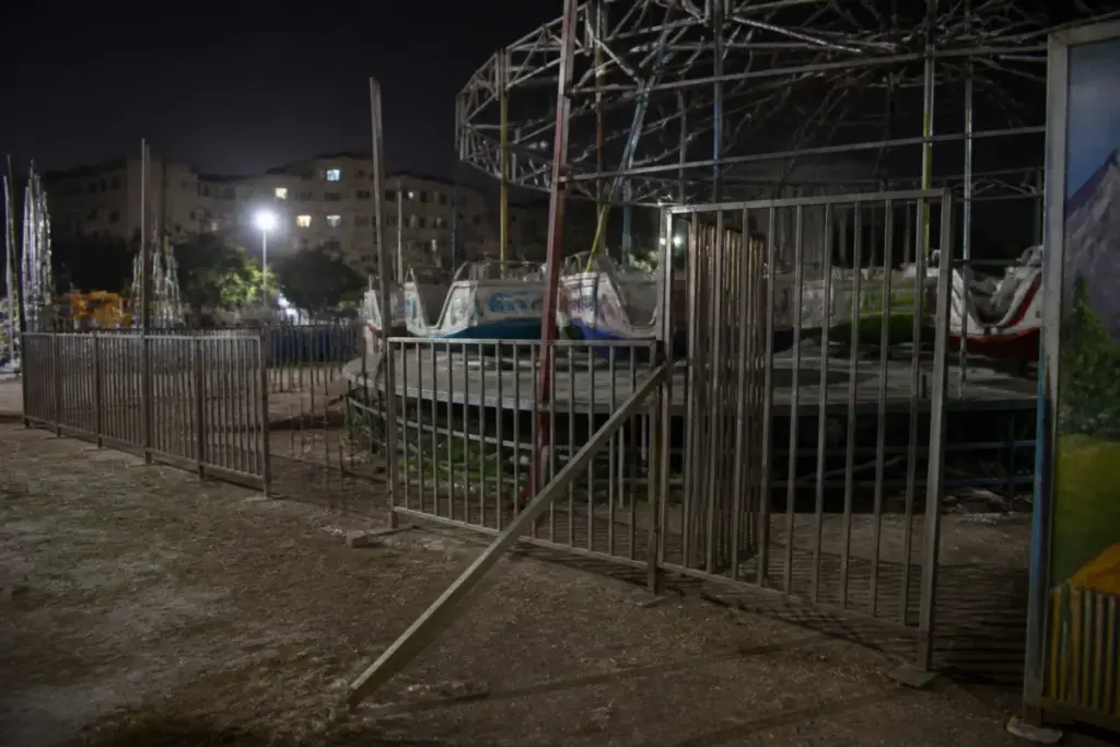 Vikaspuri mixer ride accident site at a Delhi fairground with a temporary amusement ride