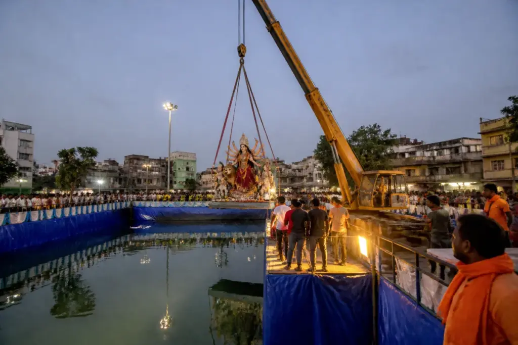 Berhampur idol immersion arrangements at a barricaded artificial municipal pond
