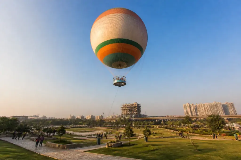 Delhi hot air balloon ride over Baansera Park near Sarai Kale Khan