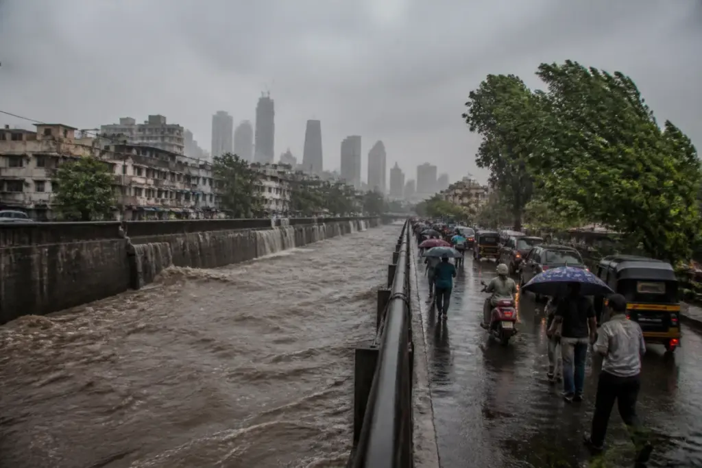 El Niño impact shown through an urban flood-control system during extreme weather