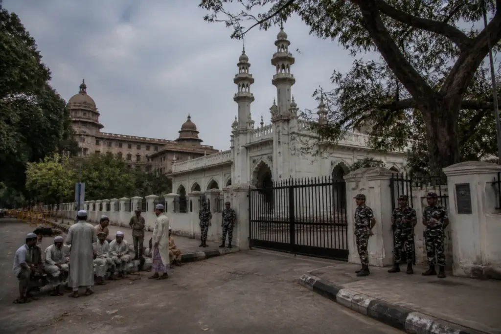 Race Course Mosque in Delhi, central to an eviction and Waqf land dispute