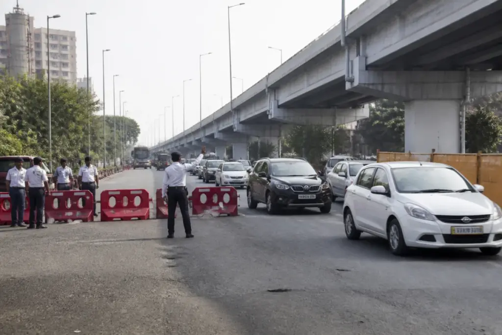 Delhi RTR flyover closure affecting traffic near the airport and Vasant Vihar