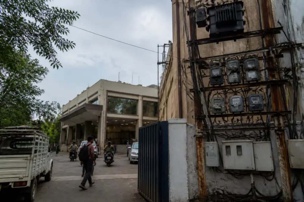TNPDCL bribe case involving a power office and commercial electricity connection in Guindy